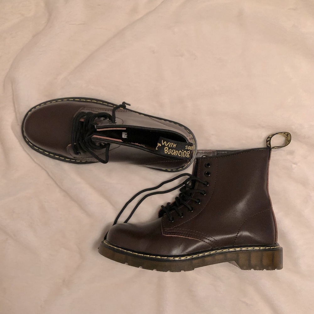 Combat boots
